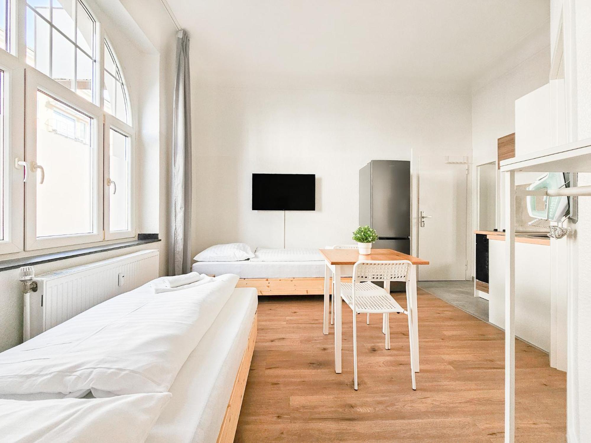 Raj Living - Studio Wohnungen - 15 Min Zur Messe Dus デュッセルドルフ エクステリア 写真