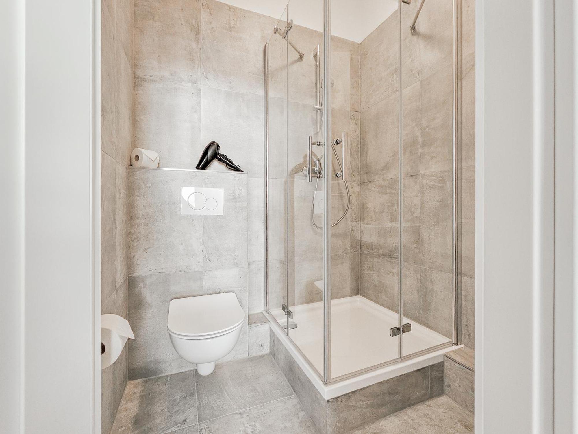 Raj Living - Studio Wohnungen - 15 Min Zur Messe Dus デュッセルドルフ エクステリア 写真
